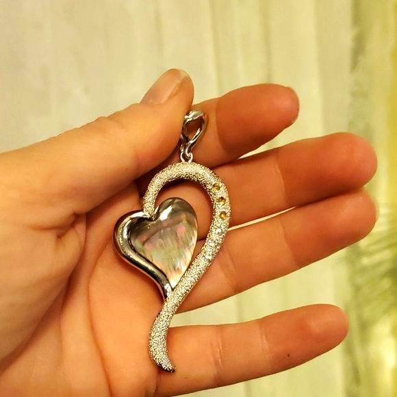 New Unique Wrapped Heart Shaped Abalone Shell Silver Pendant. - Picture 8 of 16